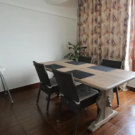 Z&a - Spacious Apartment, Close To The Strip Apartament Albufeira